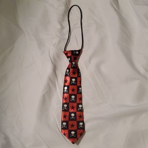 NEW RED AND BLACK SKULLS AND STARS TIE